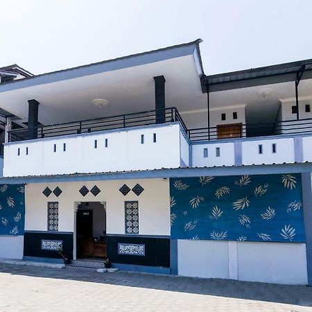 Hotel OYO 857 Pakuncen Malioboro Syariah Yogyakarta Exterior foto