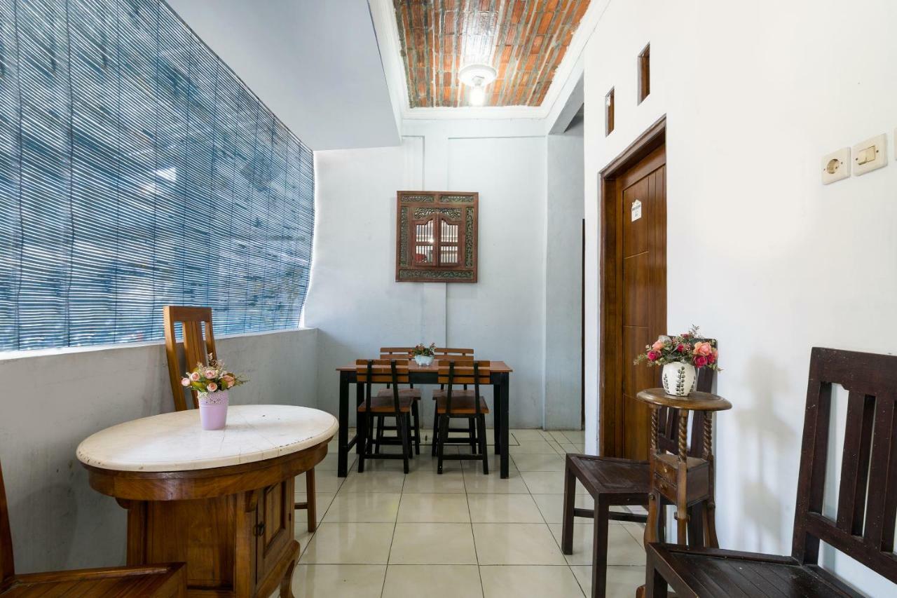 Hotel OYO 857 Pakuncen Malioboro Syariah Yogyakarta Exterior foto
